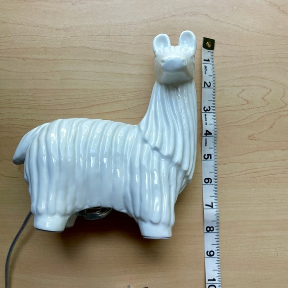 Llama lamp - Picture 9 of 10